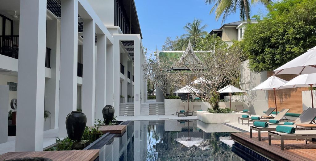 Outrigger Surin Beach Phuket 4*