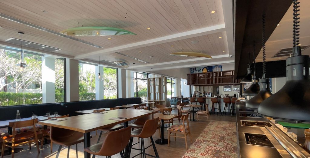 Outrigger Surin Beach Phuket 4*