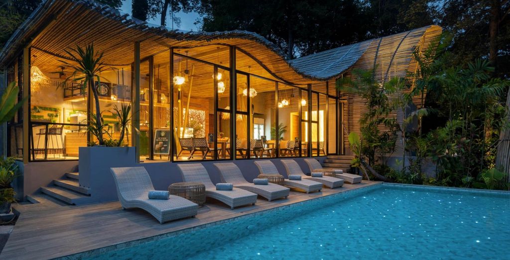 Sinae Phuket Luxury Hotel