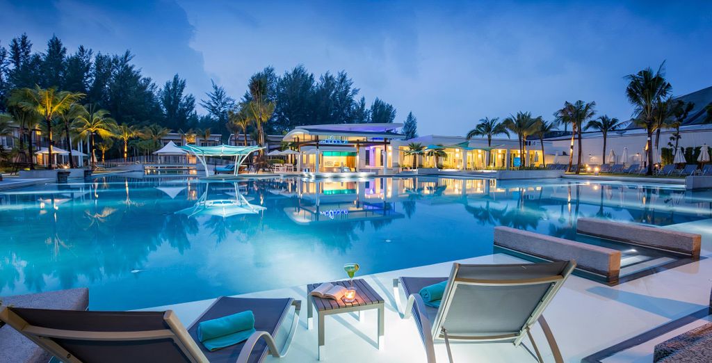 Combinado de 8 a 21 noches: Rawai Palm Beach Resort 4*, The Waters Khao Lak 4* y preextensión opcional en Bangkok