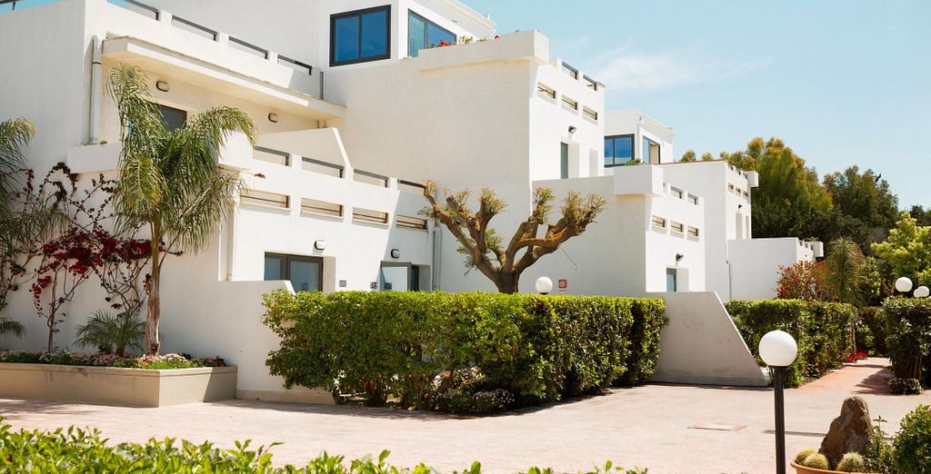 Acacia Marina 4*