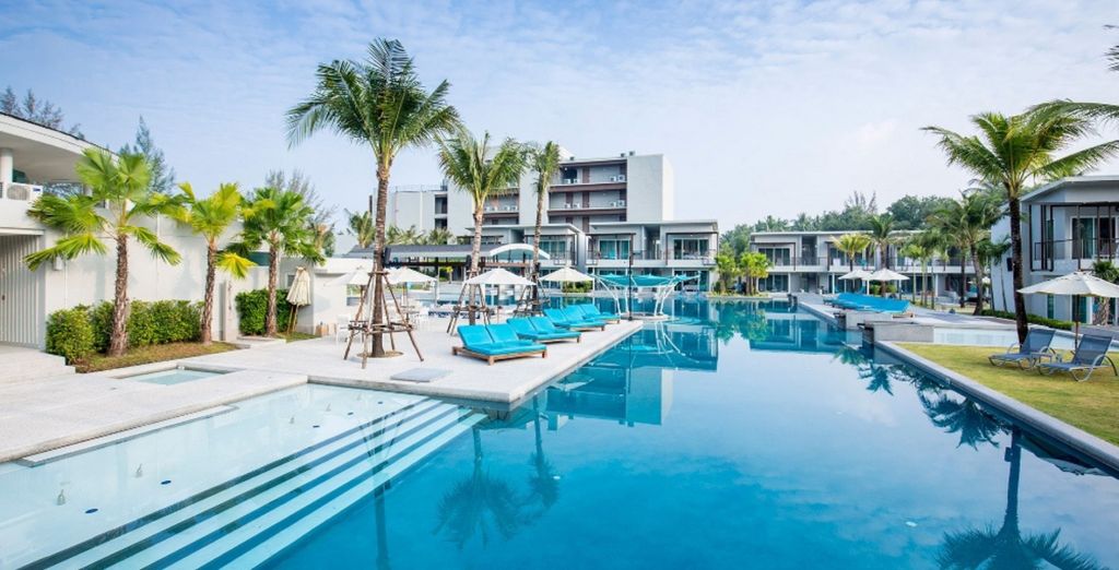 Rawai Palm Beach Resort 4* e The Waters Khao Lak 4* con possibile pre-estensione al Mercure Bangkok Sukhumvit 11 4*