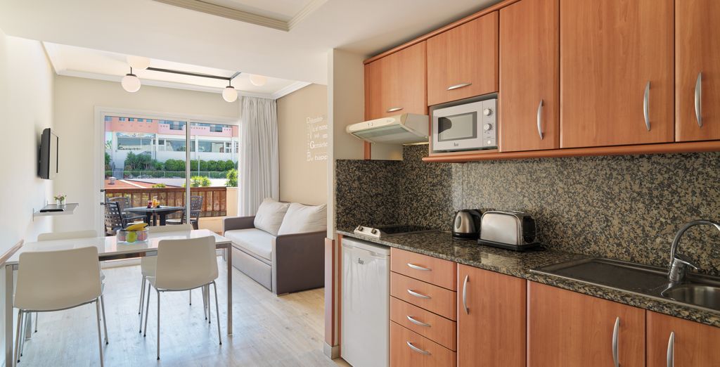 H10 Mediterranean Village 4*