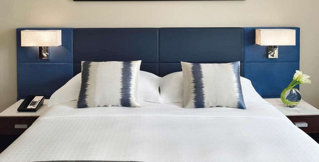 Mövenpick Hotel & Apartments Bur Dubai 5*