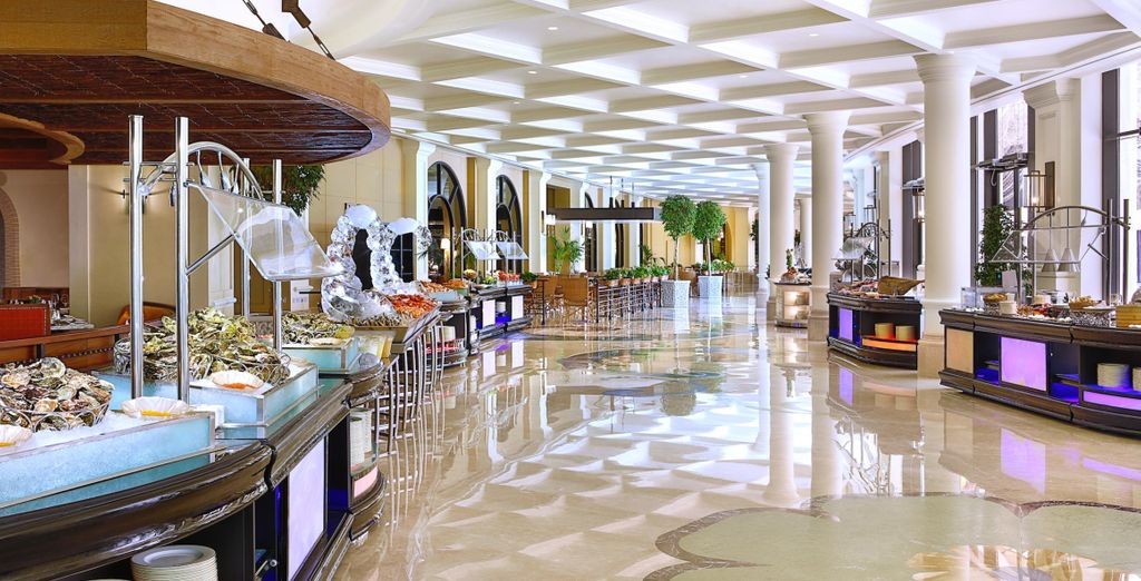 The Ritz Carlton Abu Dhabi Grand Canal 5* con possibile estensione a Dubai