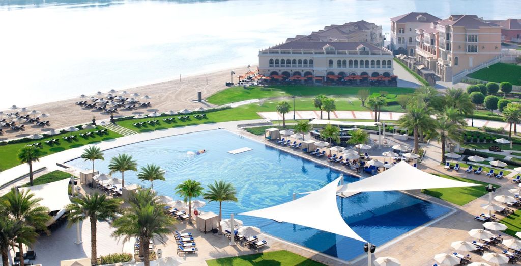 The Ritz Carlton Abu Dhabi Grand Canal 5* con possibile estensione a Dubai
