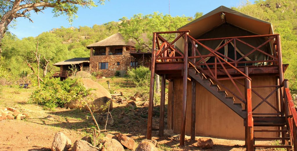 Mopaya Safari Lodge e Hotel Anew Parktonian 4*