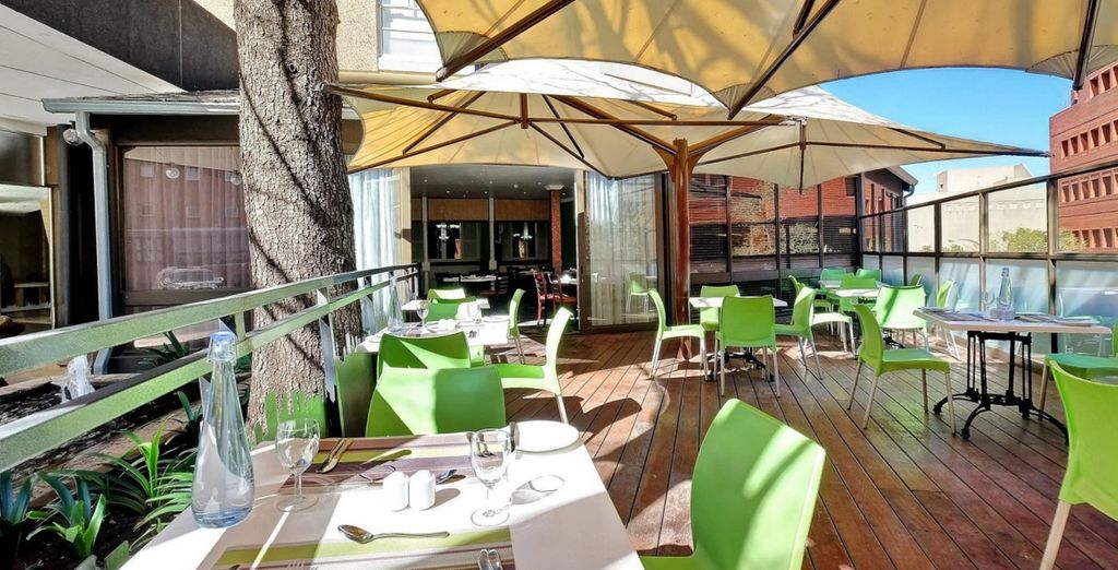 Mopaya Safari Lodge e Hotel Anew Parktonian 4*