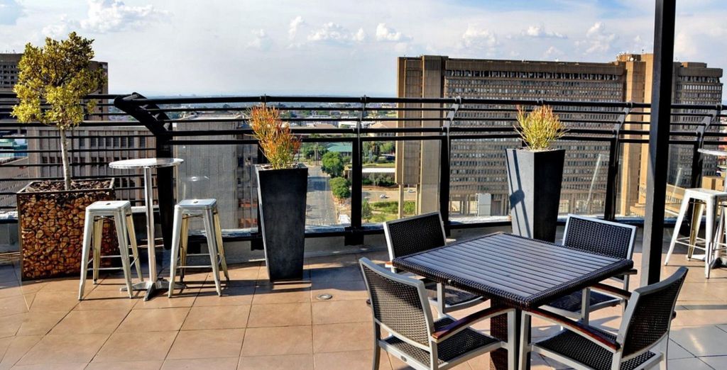 Mopaya Safari Lodge e Hotel Anew Parktonian 4*