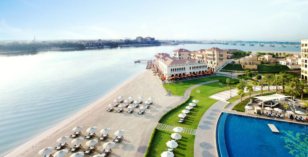 The Ritz Carlton Abu Dhabi Grand Canal 5* con possibile estensione a Dubai