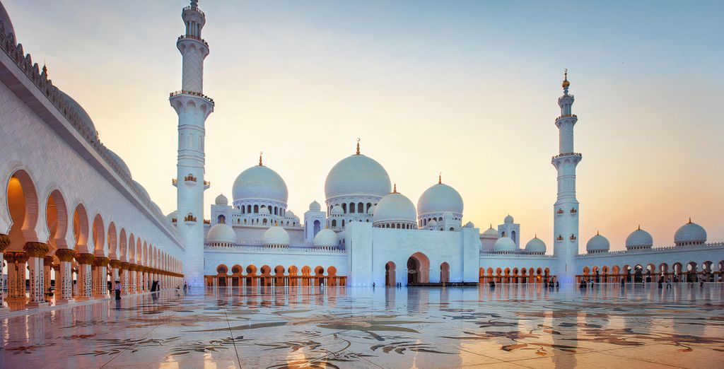 Radisson Blu Hotel & Resort Al Ain 4*