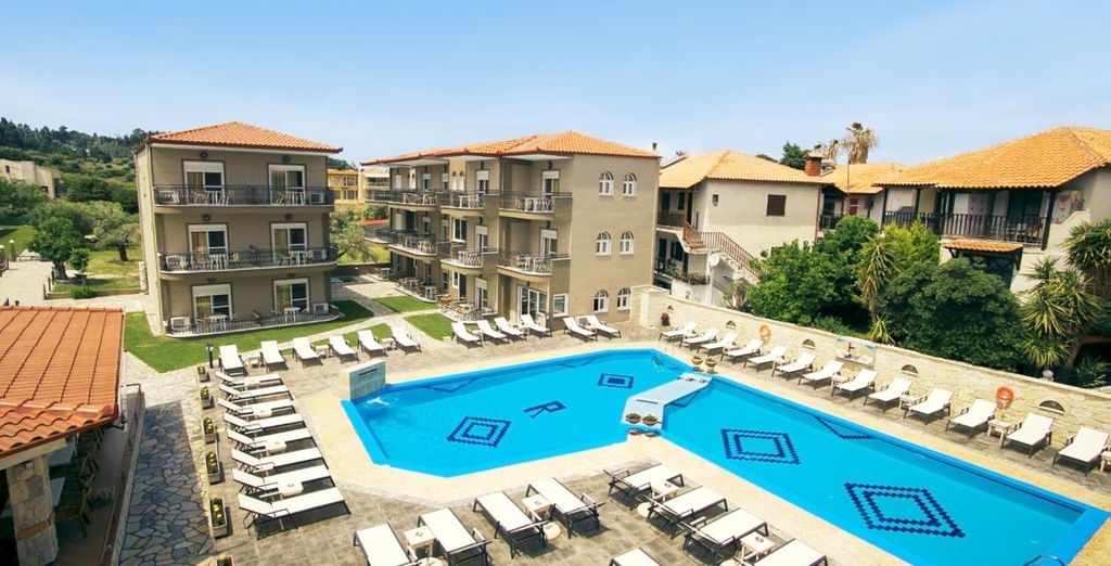 Royal Hotel and Suites 4*