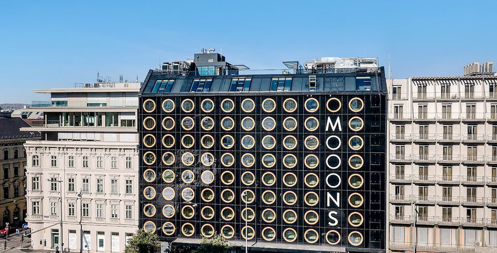 MOOONS Vienna 4*