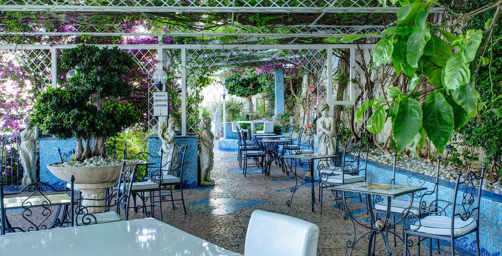 Lloyd's Baia Hotel 4*