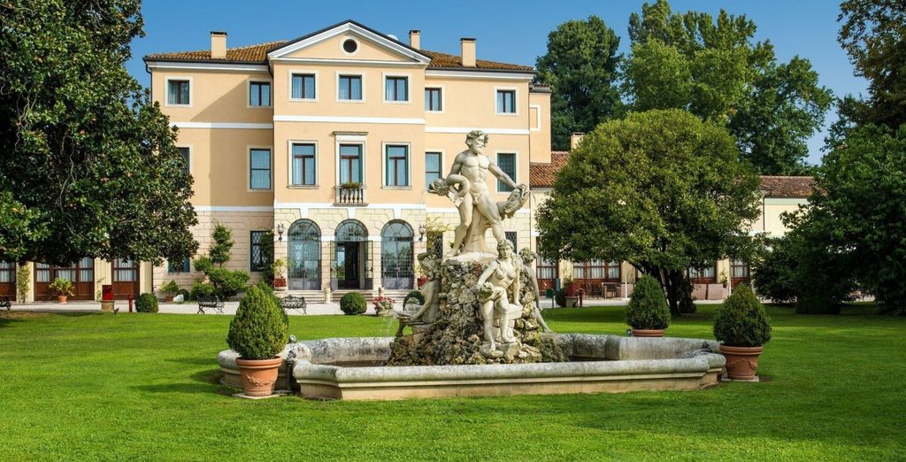 Hotel Villa Tacchi 4*