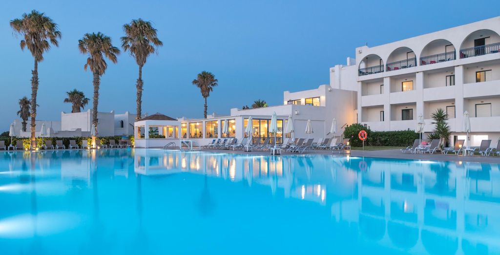 Aeolos Beach Hotel 4*