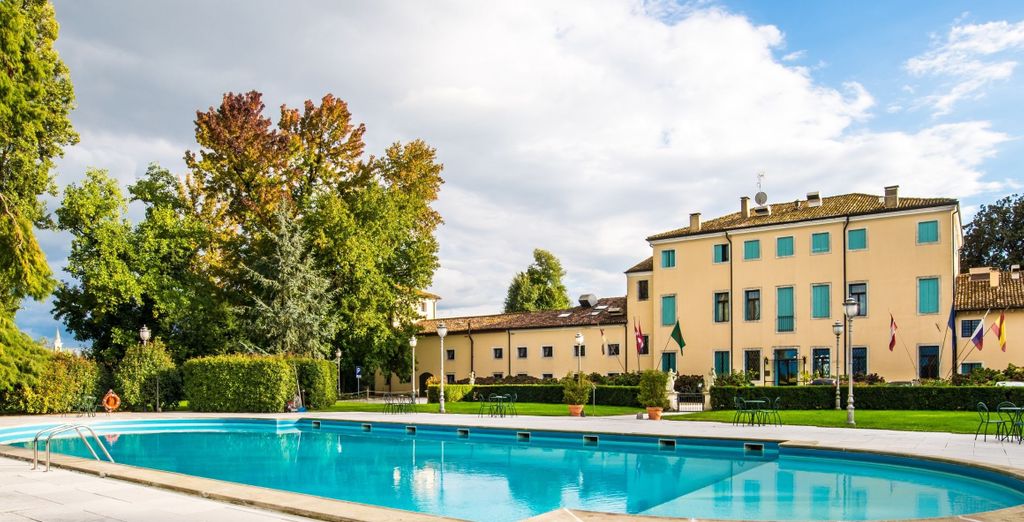 Hotel Villa Tacchi 4*