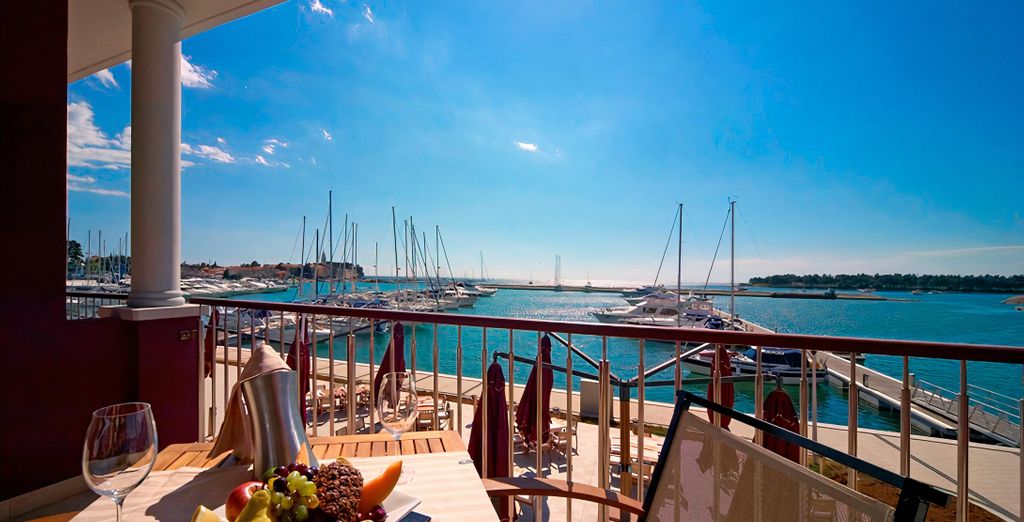Nautica Marina & Hotel 4*
