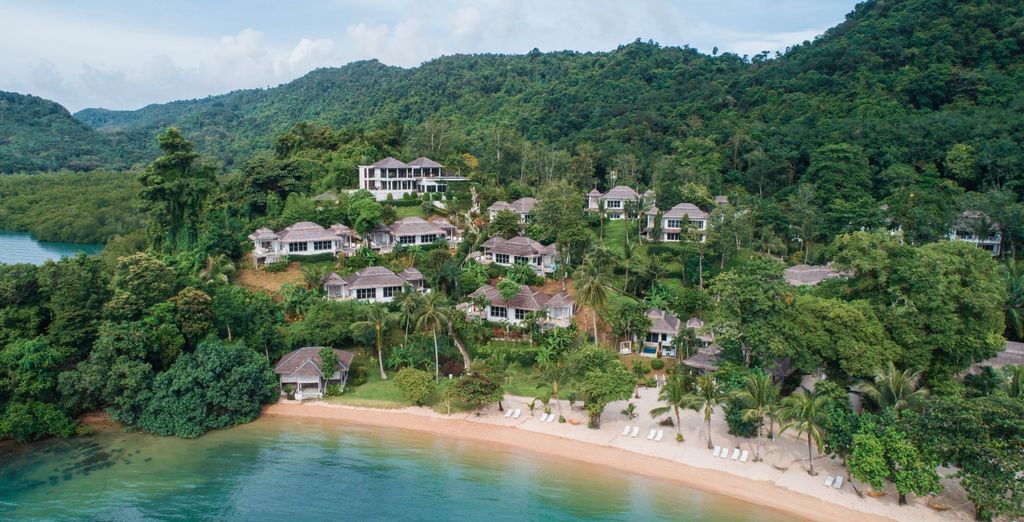 Rawai Palm Beach Resort 4*, Paradise KohYao Resort 4*, Peace Laguna Resort & Spa 4* e possibile pre-estensione al Mode Sathorn Hotel Bangkok 4*