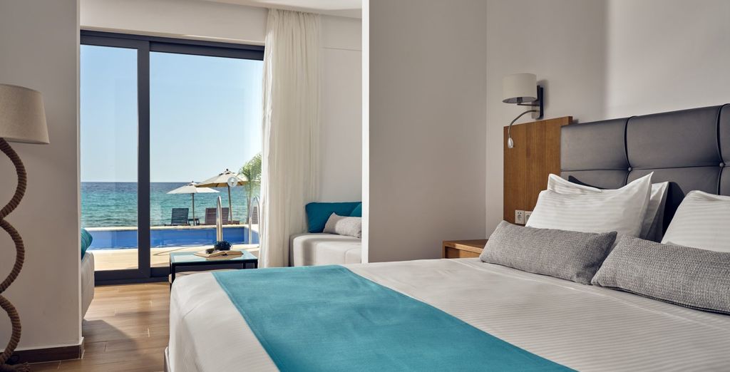 Cavo Orient Beach Hotel & Suites 4*