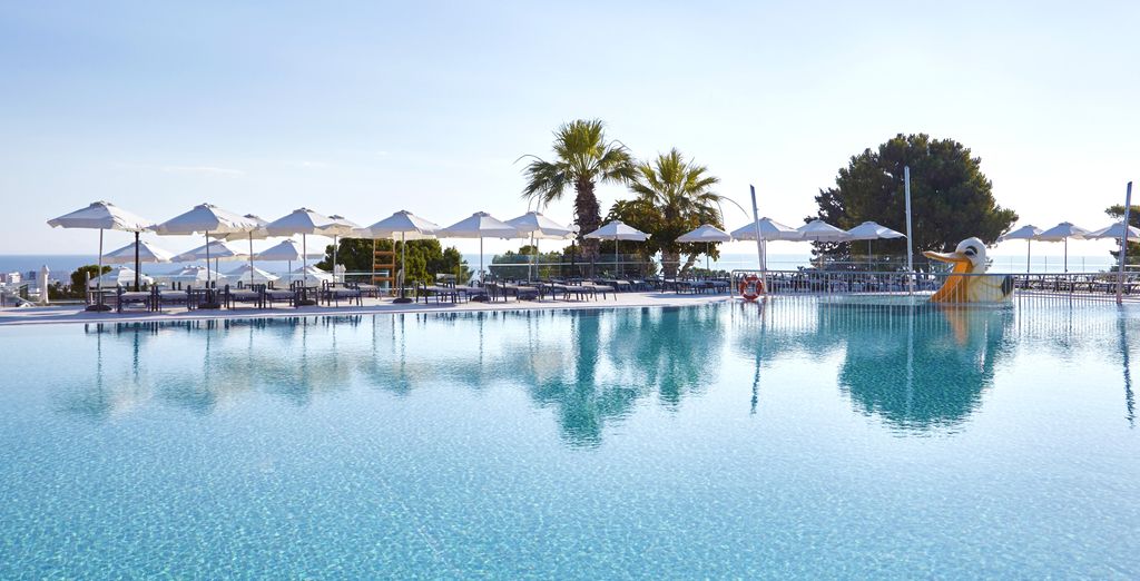 Louis St. Elias Resort & Waterpark 4*