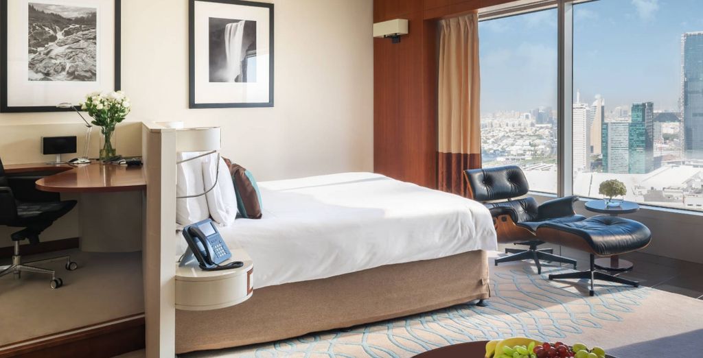 Jumeirah Emirates Towers 5*