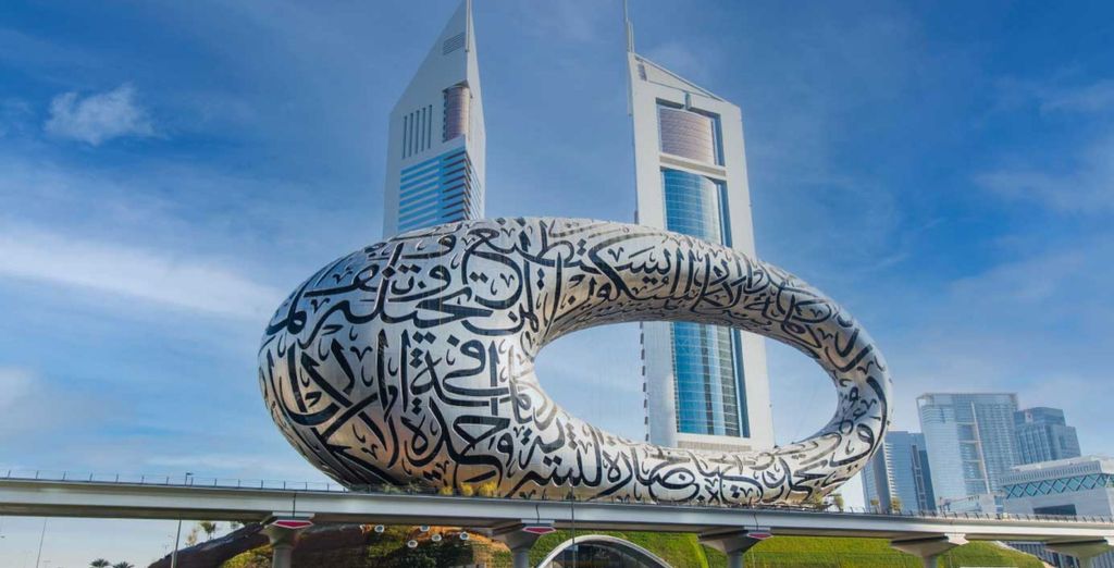 Jumeirah Emirates Towers 5*