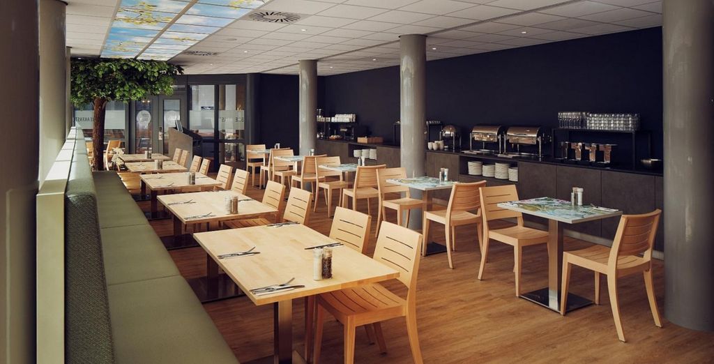 Inntel Hotels Amsterdam Centre 4*