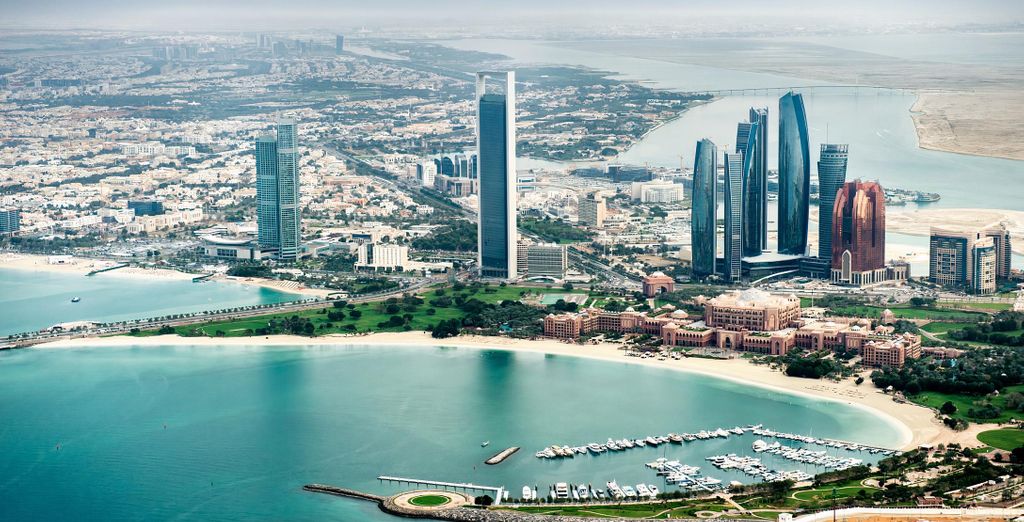 The Ritz Carlton Abu Dhabi Grand Canal 5* con possibile estensione a Dubai