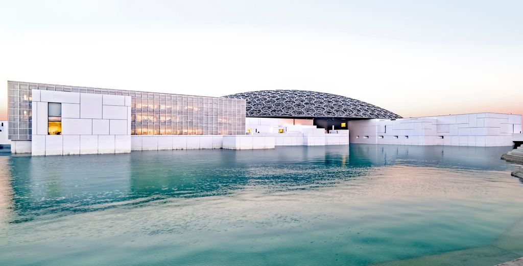 The Ritz Carlton Abu Dhabi Grand Canal 5* con possibile estensione a Dubai