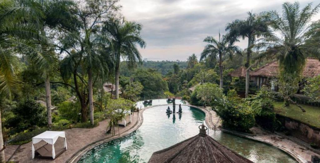 The Payogan Villa Resort & Spa 4*, The Leaf Jimbaran 5* e Hotel Ombak Sunset 4*