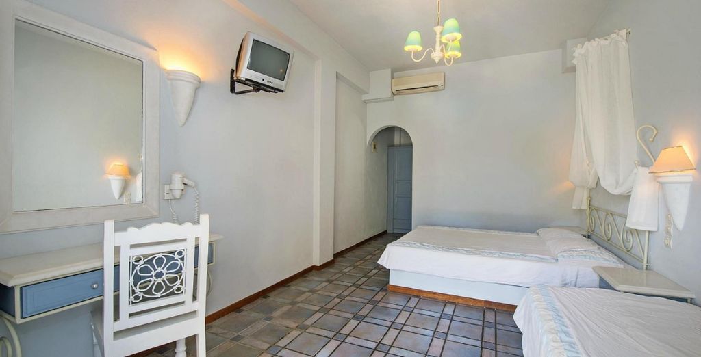 Tour di 8, 10 o 13 notti alla scoperta di Atene, Paros e Santorini