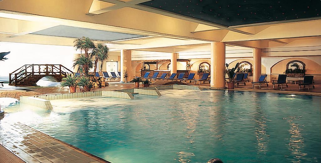 Adams Beach Hotel 5*