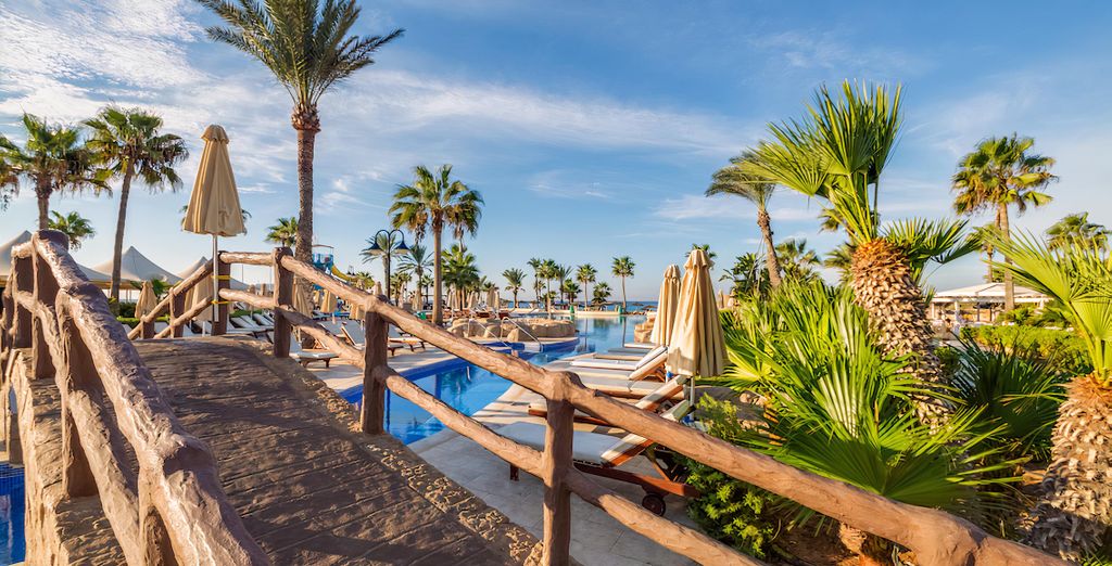 Adams Beach Hotel 5*