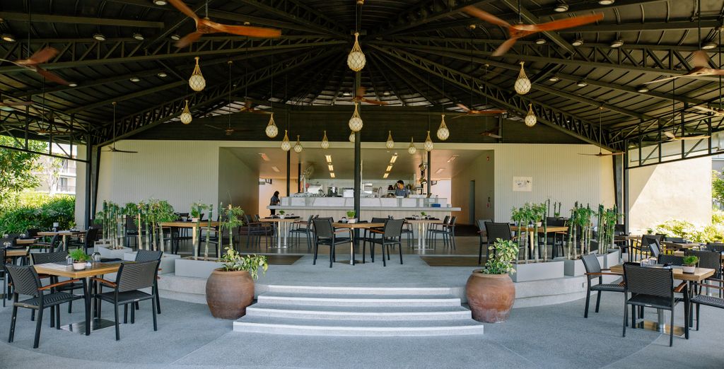 Diamond Cliff Resort & Spa 5*, Sea Seeker Krabi Resort - SHA Extra Plus 4*, Le Méridien Khao Lak Resort & Spa 5* con possibile pre-estensione al Lilit Bang Lumphu Hotel - Bangkok 4*