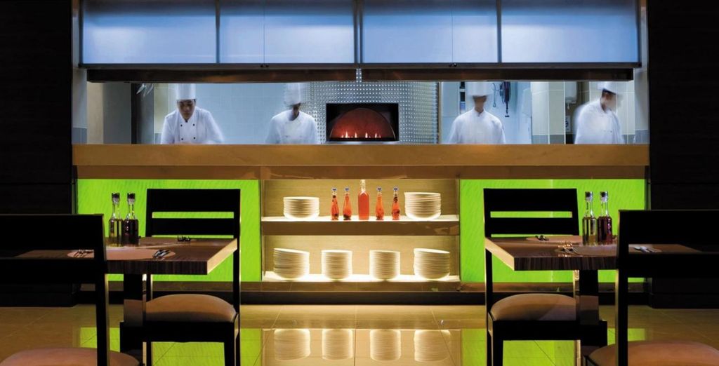 Traders Hotel Qaryat Al Beri 4*