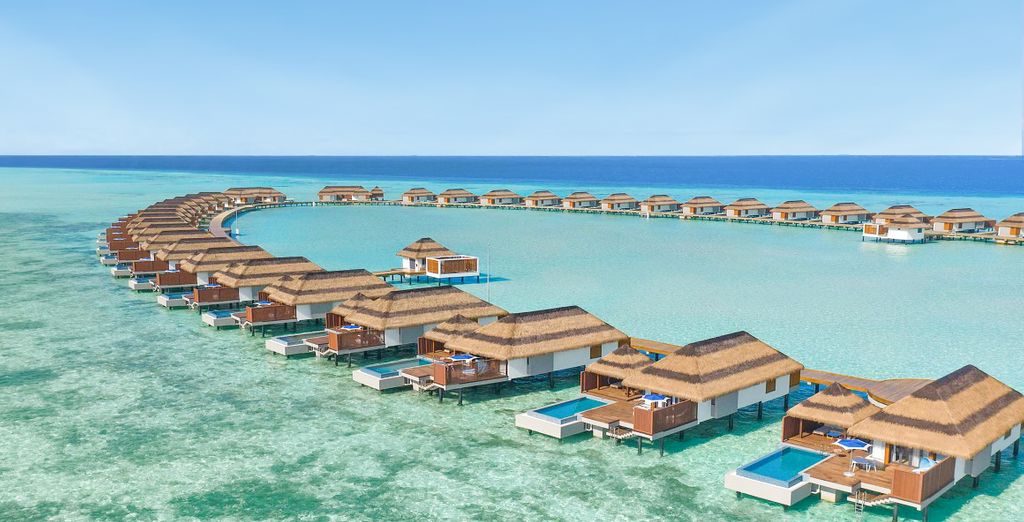 Pullman Maldives Maamutaa 5* con possibile pre-estensione al Mercure Maldives Kooddoo Resort 4*