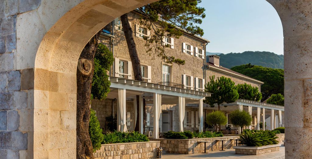 Lazure Hotel & Marina 5*
