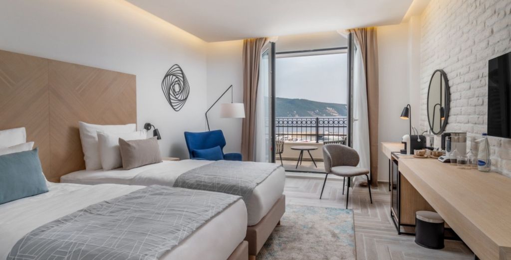 Lazure Hotel & Marina 5*
