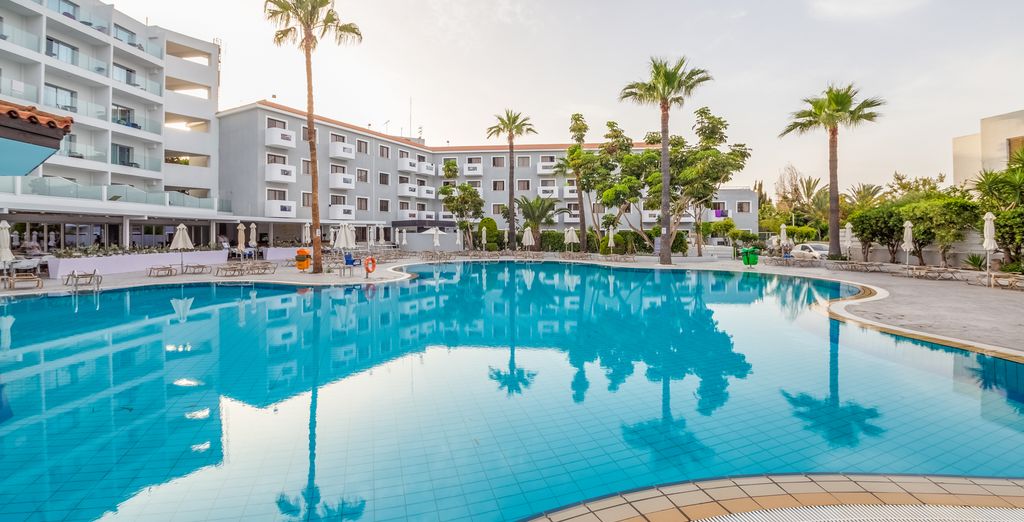 Narcissos Waterpark Resort 4*