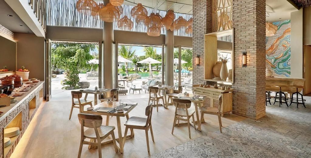 FuramaXclusive Resort & Villas 4*, Ombak Sunset 4* e Cross Bali Breakers 5*