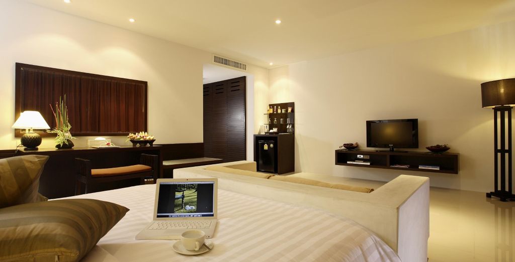 Rawai Palm Beach Resort 4*, Paradise KohYao Resort 4*, Peace Laguna Resort & Spa 4* e possibile pre-estensione al Mode Sathorn Hotel Bangkok 4*