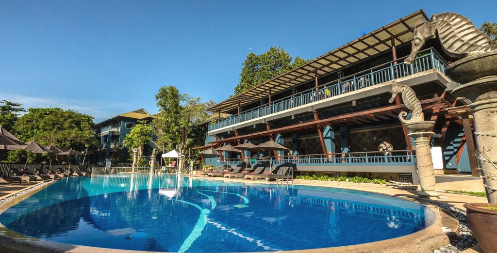 Rawai Palm Beach Resort 4*, Paradise KohYao Resort 4*, Peace Laguna Resort & Spa 4* e possibile pre-estensione al Mode Sathorn Hotel Bangkok 4*