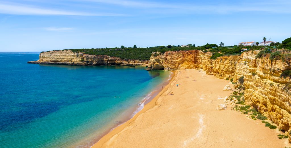 Plage de sable doré en Algarve
