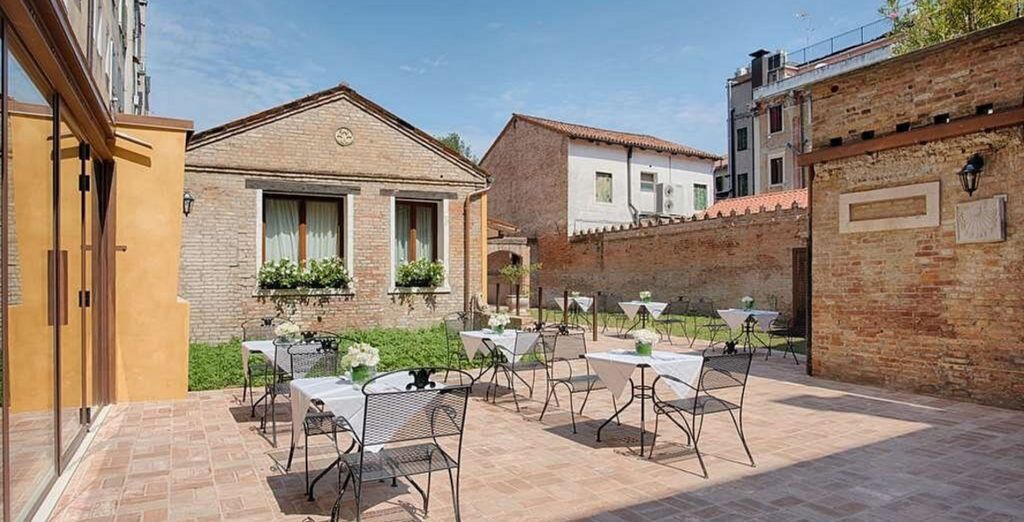 NH Venezia Santa Lucia 4*