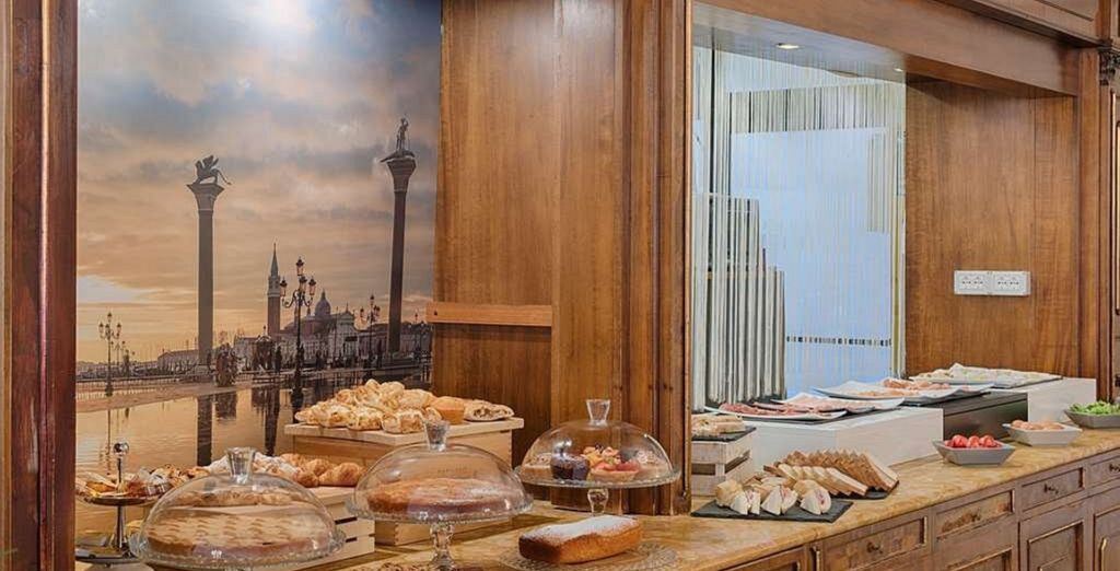 NH Venezia Santa Lucia 4*