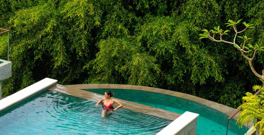 Sthala a Tribute Ubud 5*, Mahagiri Nusa Lembongan 4* & Renaissance Uluwatu 5*