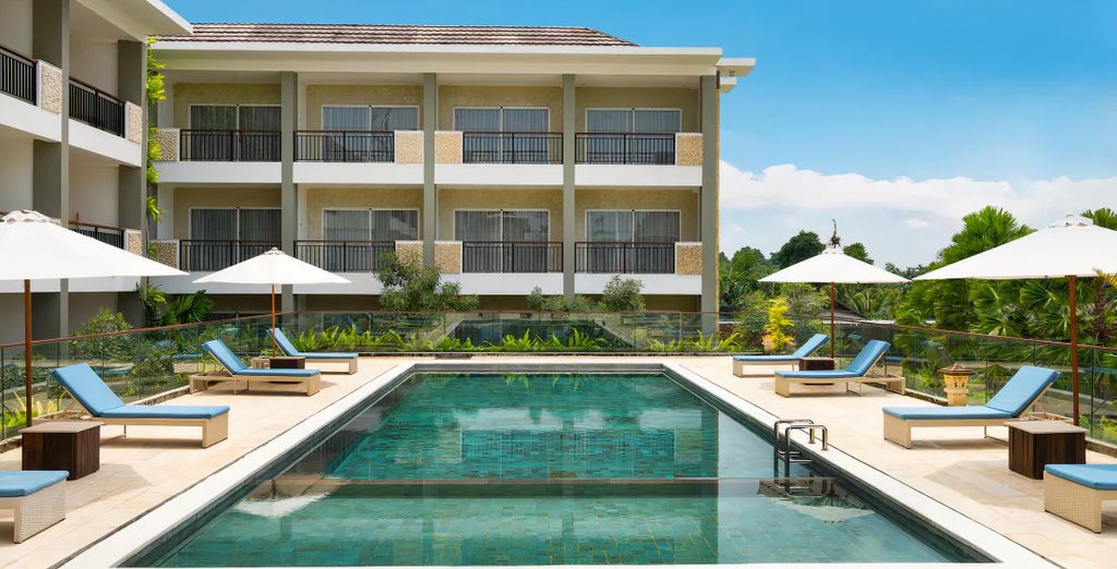 Sthala a Tribute Ubud 5*, Mahagiri Nusa Lembongan 4* & Renaissance Uluwatu 5*