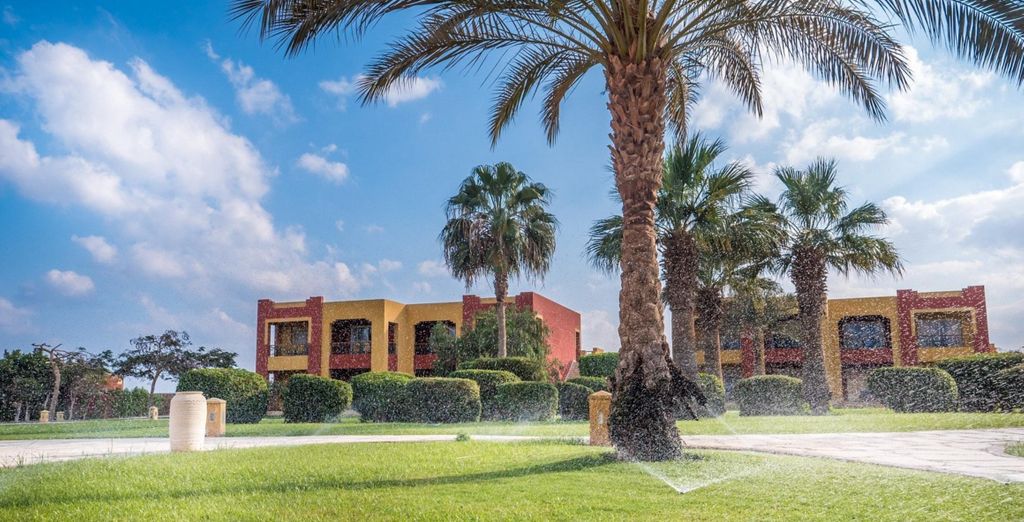 Magic Tulip Beach Resort 4*