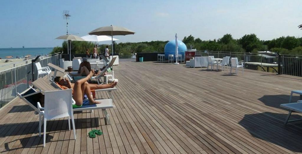 Pini Beach Village